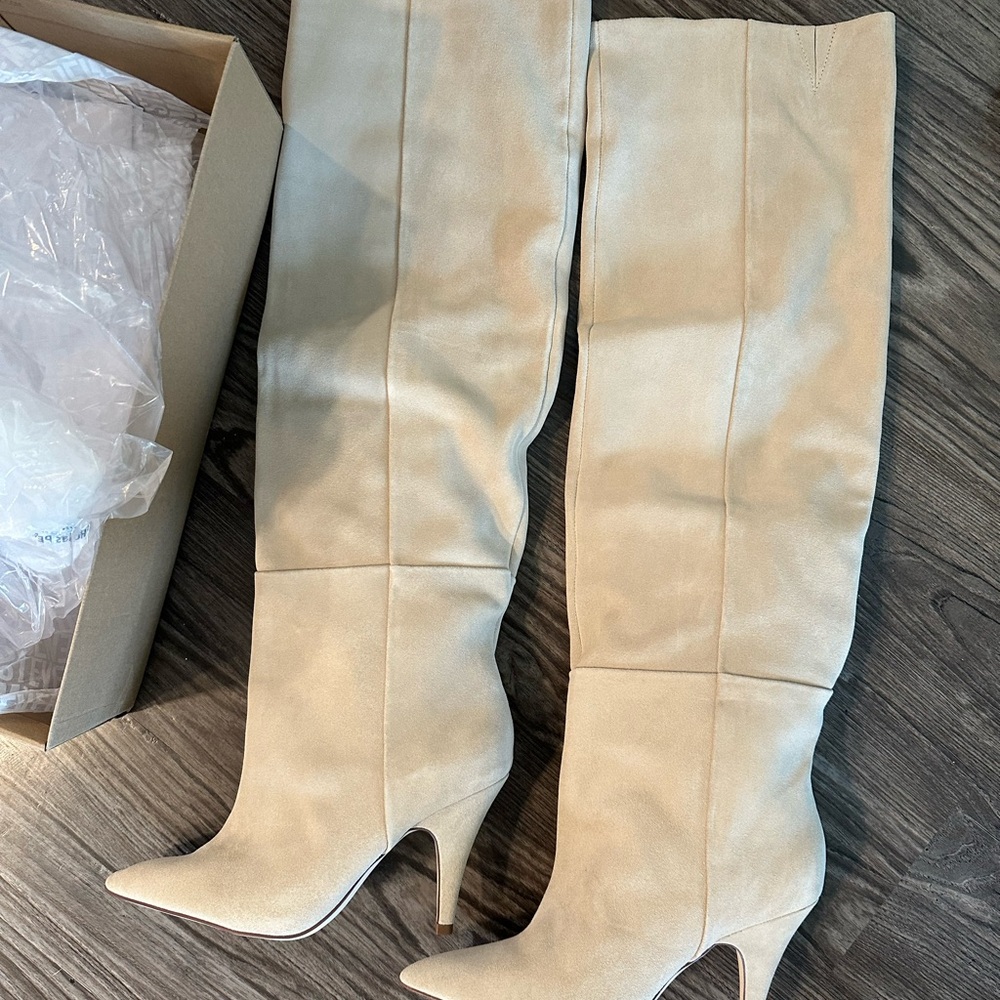 Elegant Cream Knee-High Women's Boots